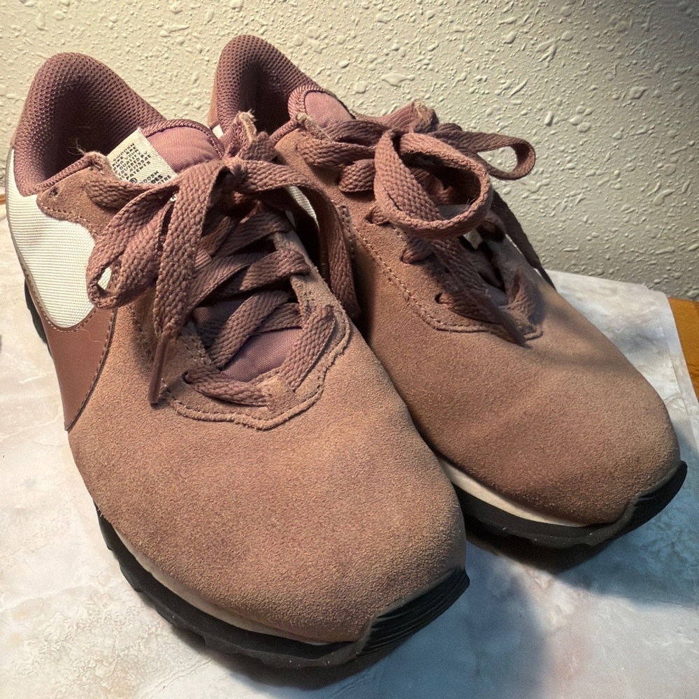 Nike Suede Trail Sneakers Mauve Brown Women’s Size 6 Rugged Sole